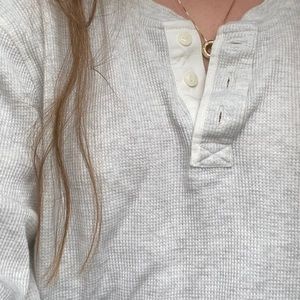 🤍super cute light gray thermal top🤍